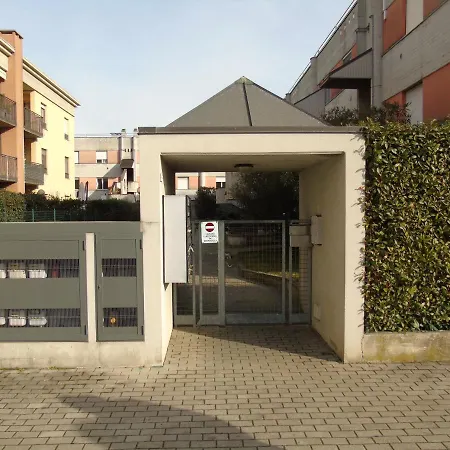 Casa Leonardo Airport * Azzano San Paolo