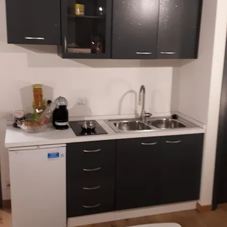 Casa Leonardo Airport Guest house