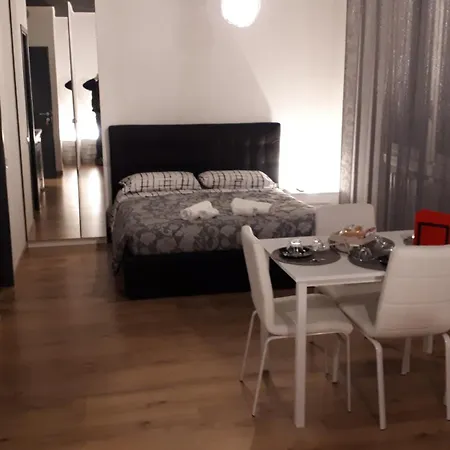 Casa Leonardo Airport Guest house